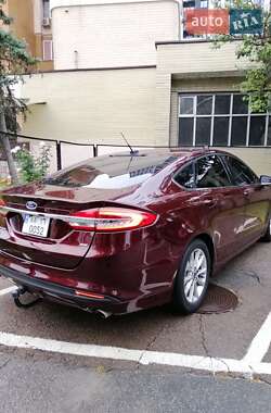 Седан Ford Fusion 2016 в 