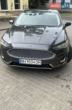 Седан Ford Fusion 2017 в Измаиле