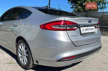 Седан Ford Fusion 2017 в 