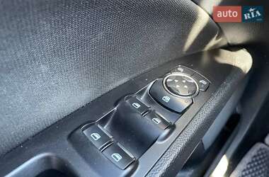 Седан Ford Fusion 2017 в 