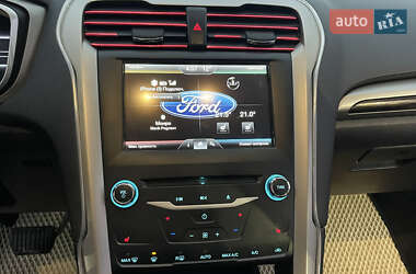 Седан Ford Fusion 2013 в 