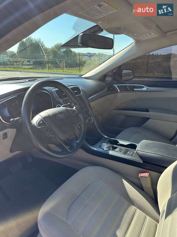 Седан Ford Fusion 2017 в Рівному