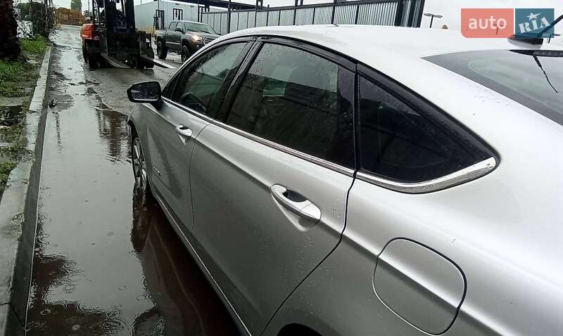 Седан Ford Fusion 2017 в Львове