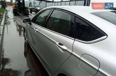 Седан Ford Fusion 2017 в 