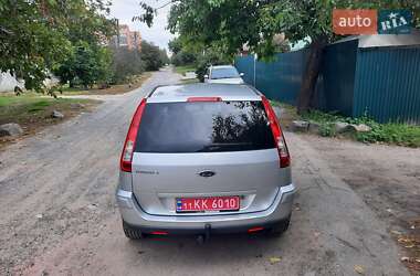 Хэтчбек Ford Fusion 2006 в 