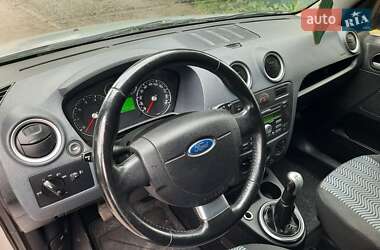 Хэтчбек Ford Fusion 2006 в 