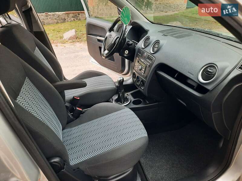 Хэтчбек Ford Fusion 2006 в Полтаве фото 61 Хэтчбек Ford Fusion 2006 в Полтаве