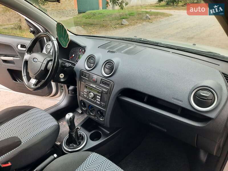 Хэтчбек Ford Fusion 2006 в Полтаве фото 69 Хэтчбек Ford Fusion 2006 в Полтаве