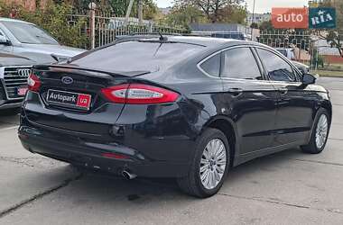 Седан Ford Fusion 2013 в 