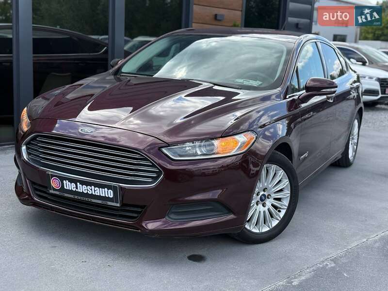Седан Ford Fusion 2013 в Рівному