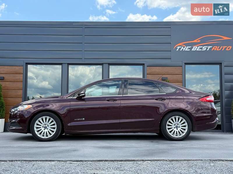 Седан Ford Fusion 2013 в Рівному
