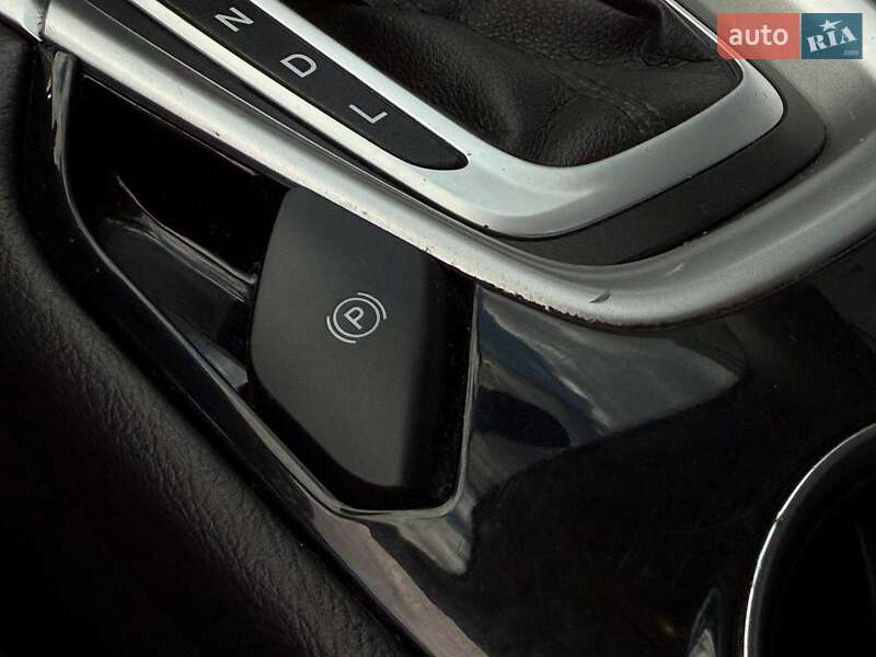 Седан Ford Fusion 2013 в Рівному