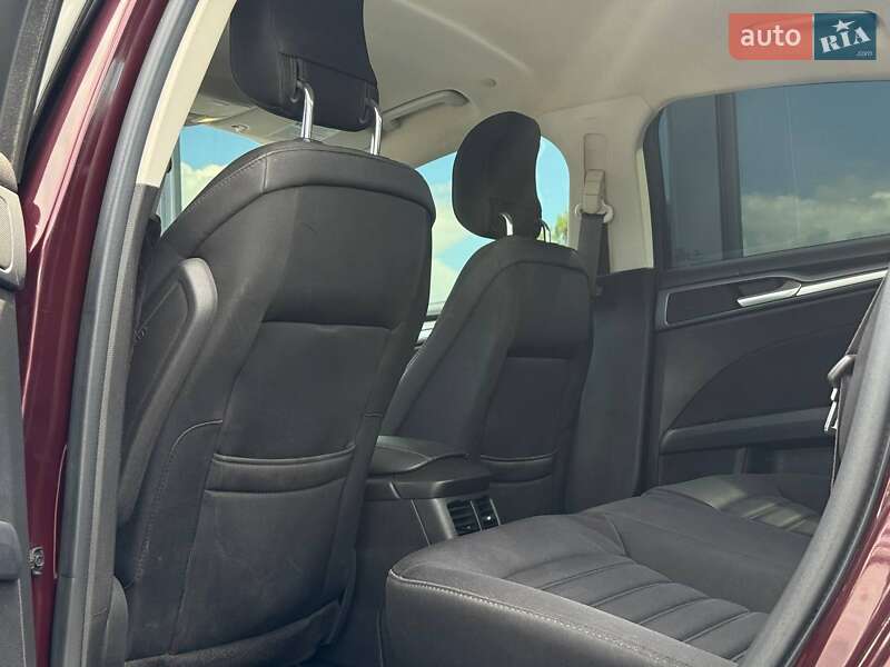 Седан Ford Fusion 2013 в Рівному