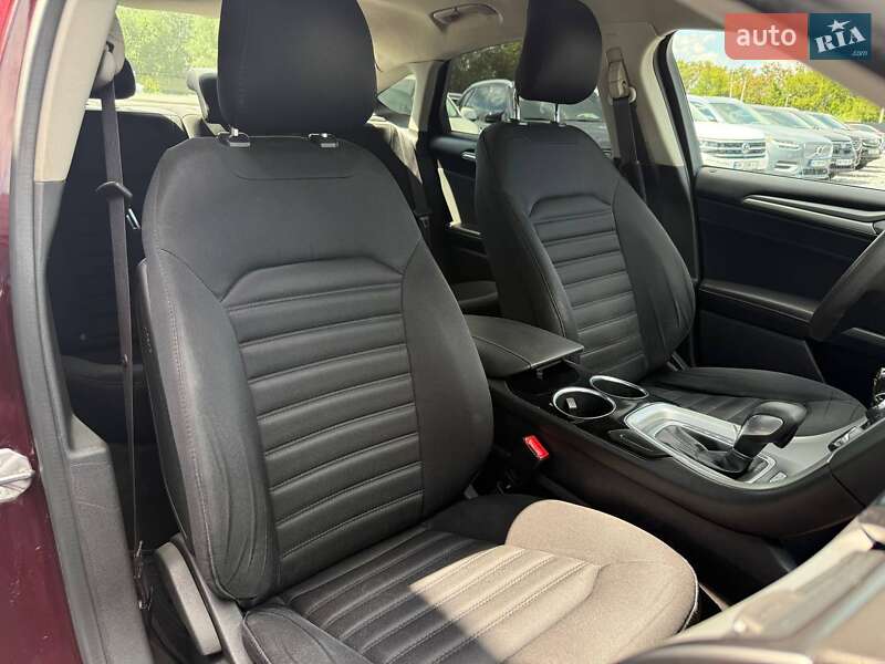 Седан Ford Fusion 2013 в Рівному