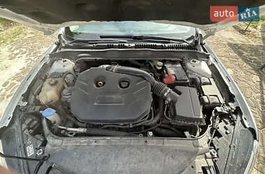 Седан Ford Fusion 2015 в 