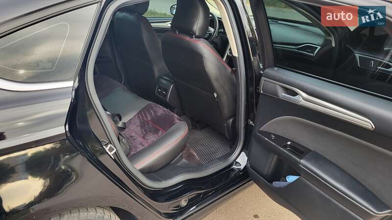Седан Ford Fusion 2016 в Полтаві