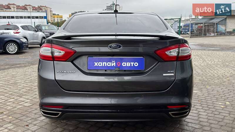 Седан Ford Fusion 2016 в Львові