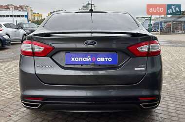 Седан Ford Fusion 2016 в 