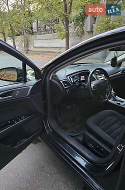 Седан Ford Fusion 2013 в 