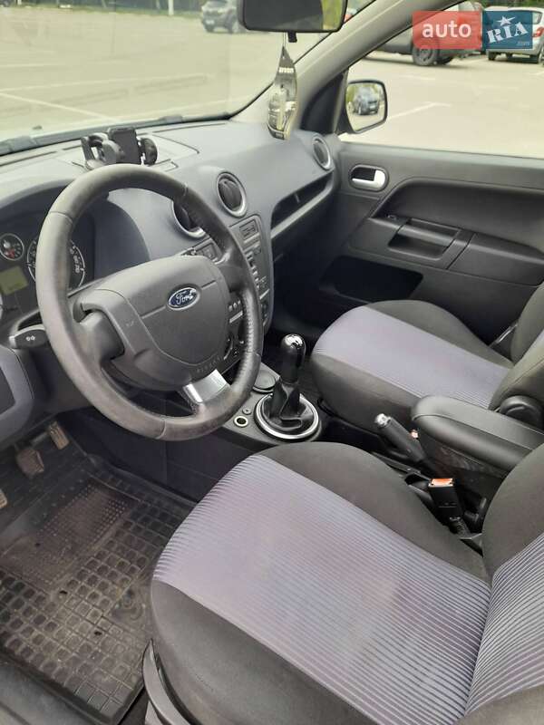Хэтчбек Ford Fusion 2010 в Запорожье