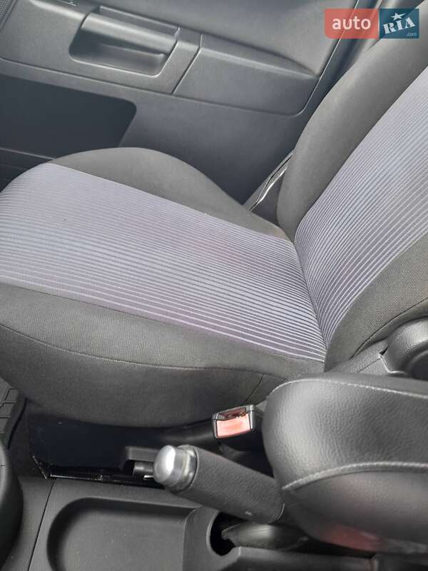 Хэтчбек Ford Fusion 2010 в Запорожье
