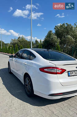 Седан Ford Fusion 2013 в 