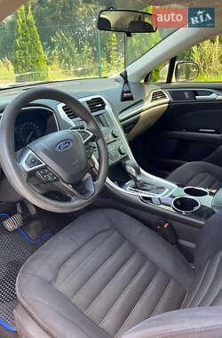 Седан Ford Fusion 2013 в 