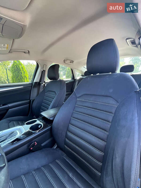 Седан Ford Fusion 2013 в Житомирі
