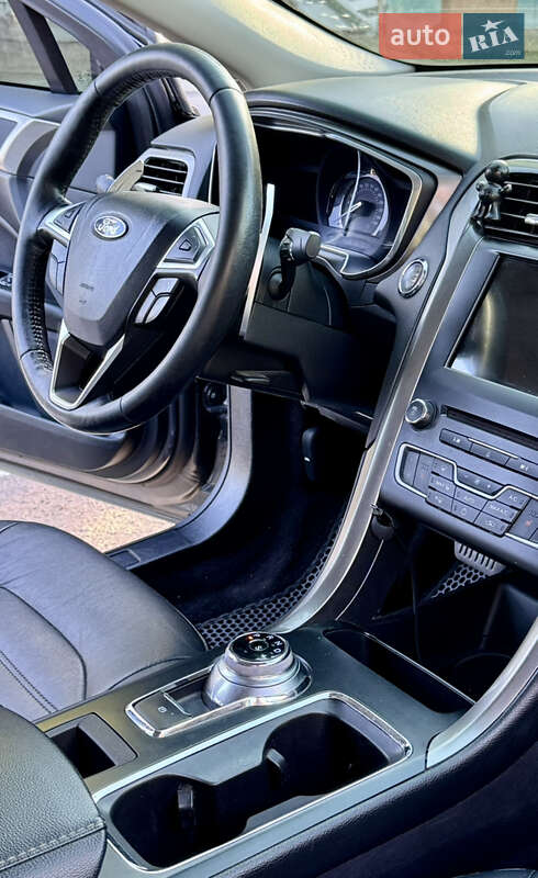 Седан Ford Fusion 2016 в Дніпрі