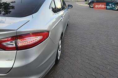 Седан Ford Fusion 2015 в 