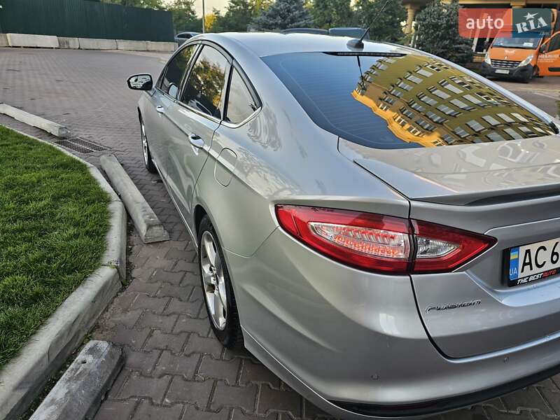 Седан Ford Fusion 2015 в Києві