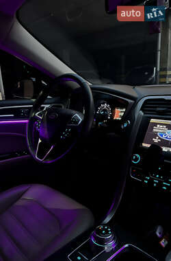 Седан Ford Fusion 2016 в 