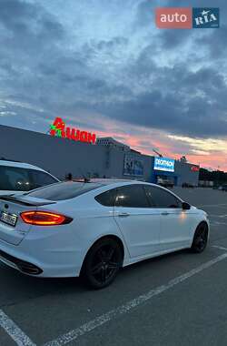 Седан Ford Fusion 2012 в 