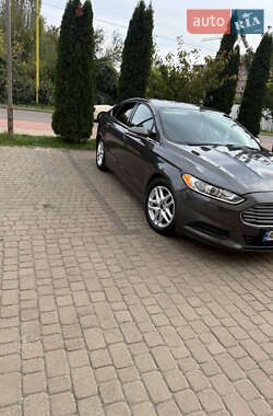 Седан Ford Fusion 2015 в 