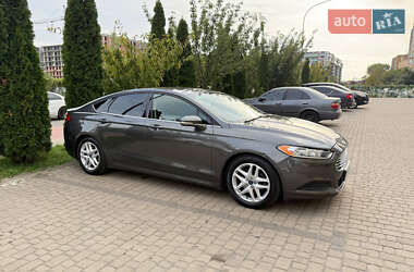 Седан Ford Fusion 2015 в 