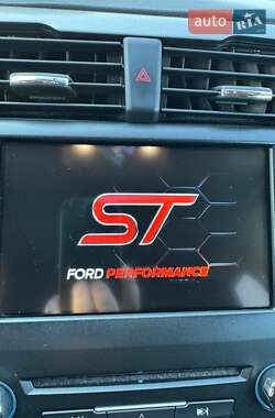 Седан Ford Fusion 2017 в 