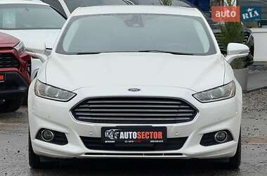 Седан Ford Fusion 2015 в 