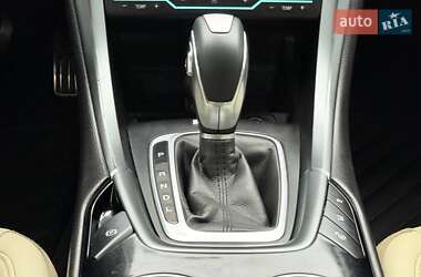 Седан Ford Fusion 2015 в 