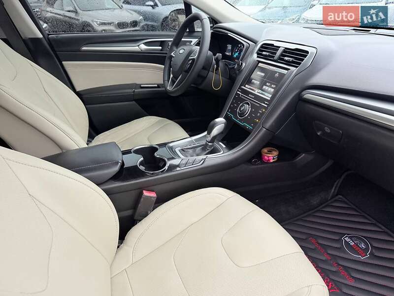 Седан Ford Fusion 2015 в Харькове