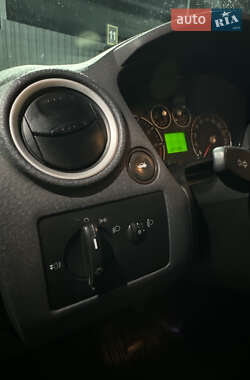 Хетчбек Ford Fusion 2006 в 