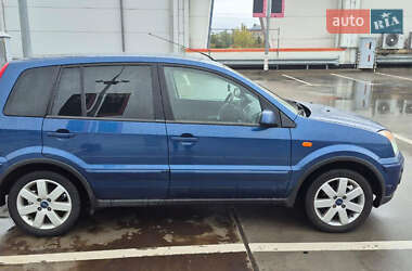 Хэтчбек Ford Fusion 2008 в 