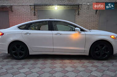 Седан Ford Fusion 2015 в 