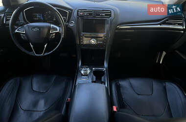 Седан Ford Fusion 2018 в 