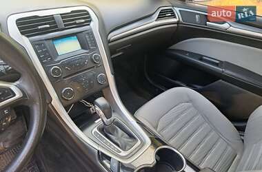 Седан Ford Fusion 2016 в 