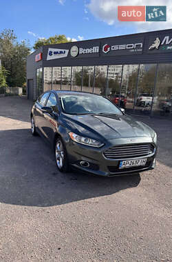 Седан Ford Fusion 2014 в 