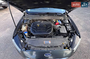Седан Ford Fusion 2014 в 