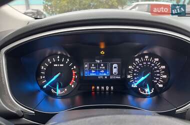 Седан Ford Fusion 2013 в 
