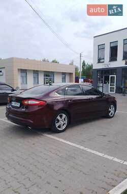 Седан Ford Fusion 2013 в 