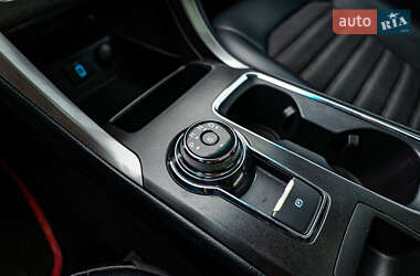 Седан Ford Fusion 2017 в 