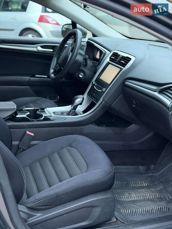 Седан Ford Fusion 2014 в Лубнах